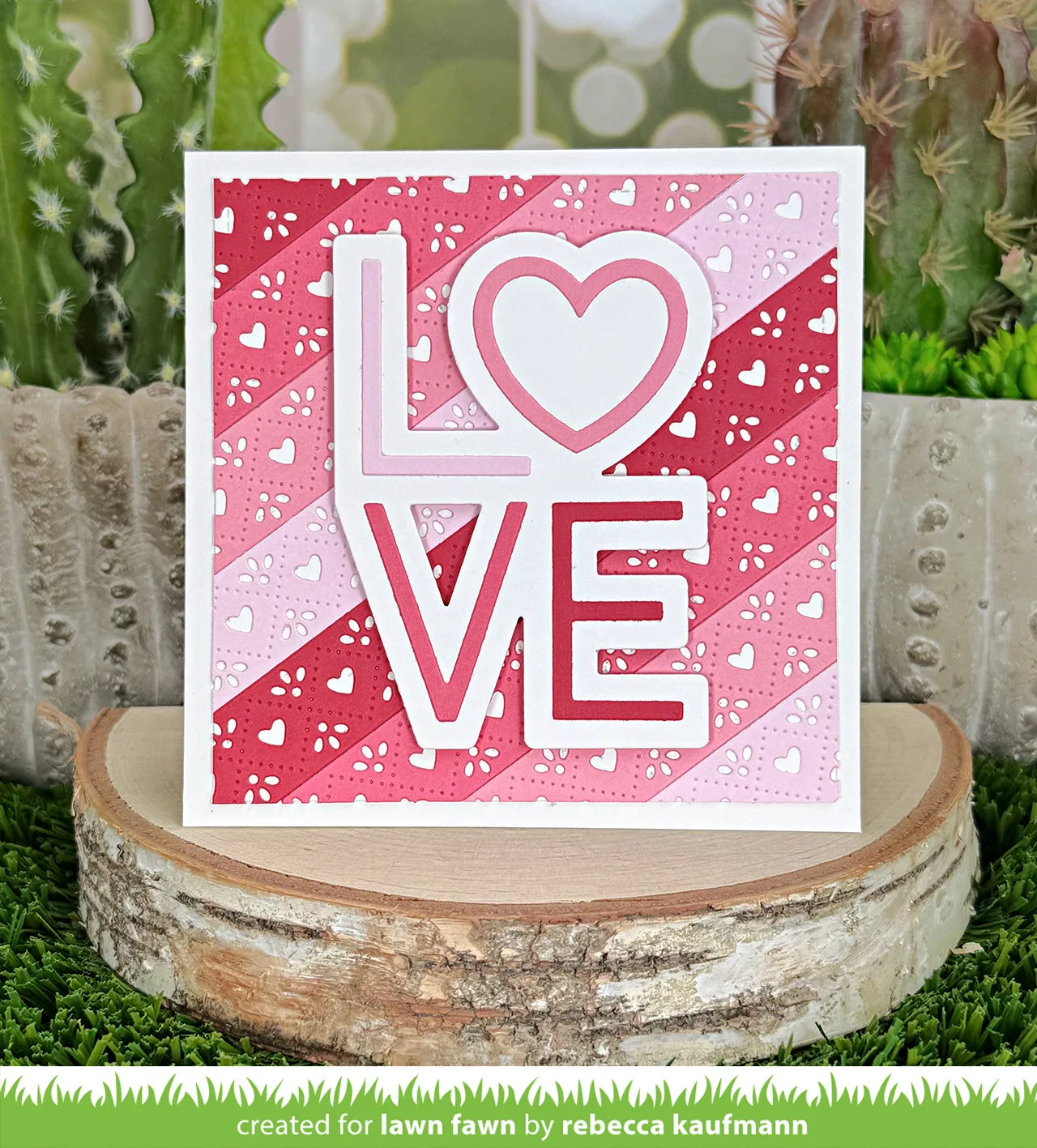 Lawn Fawn Lawn Cuts Quilted Heart Border Stanze gesteppt