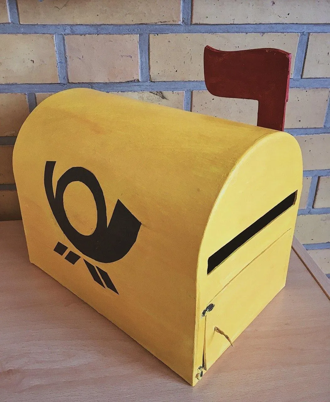 Décopatch EV003O Briefkasten Herzen 2er-Set Pappmaché